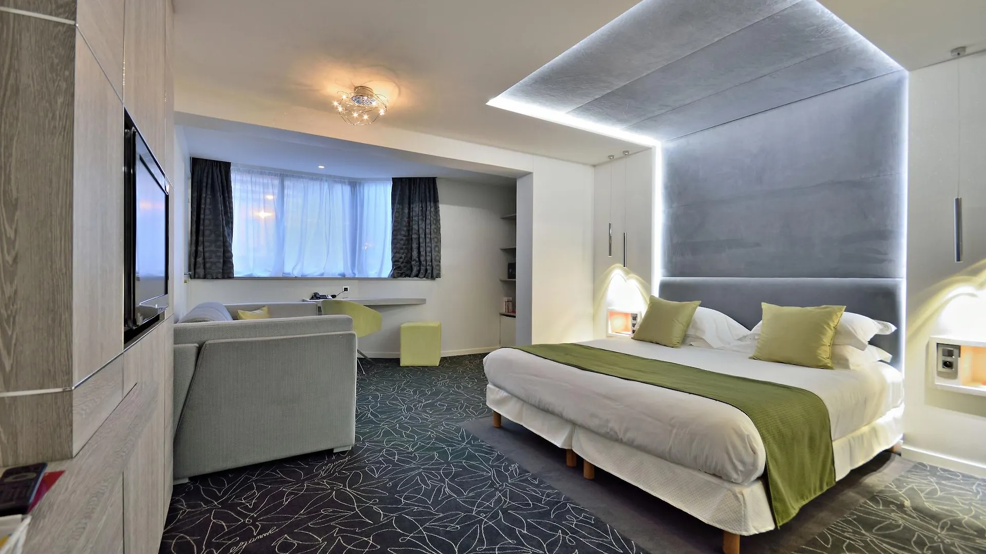 ****  Cezanne Hotel Cannes France