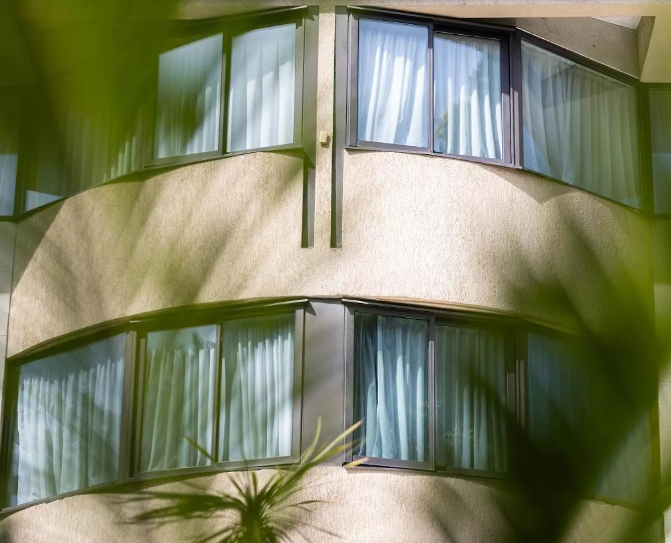 Cezanne Hotel contacts
